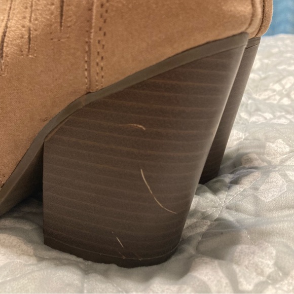 Qupid Slay Ankle Bootie - Picture 5 of 8